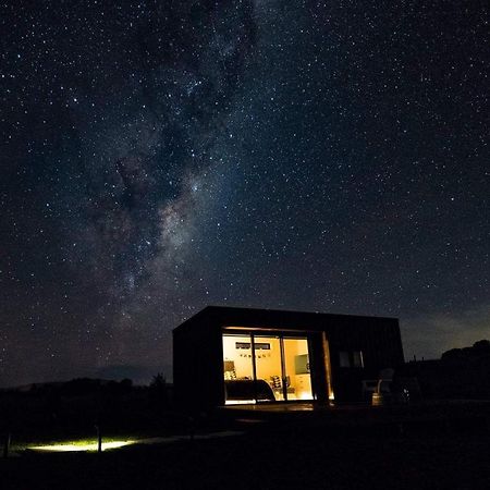 Romantic Vineyard Getaway Waipara Exterior photo