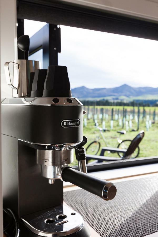 Romantic Vineyard Getaway Waipara Exterior photo